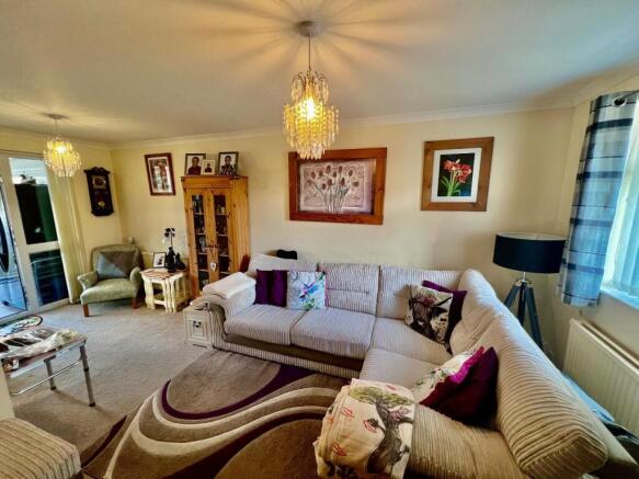 Lounge/Dining Room