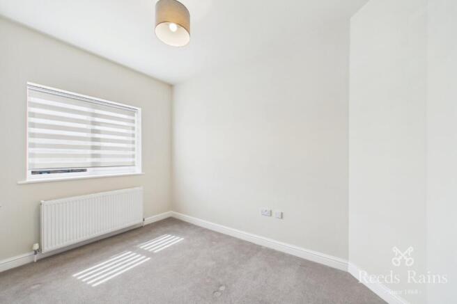 3 bed Apartment to rent Image 5