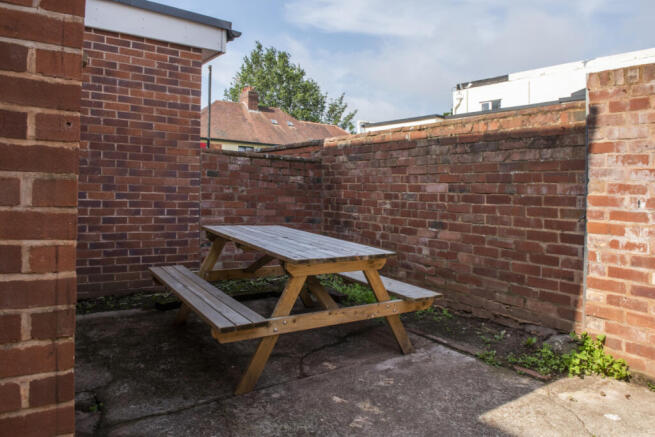 5WE Outdoor Area