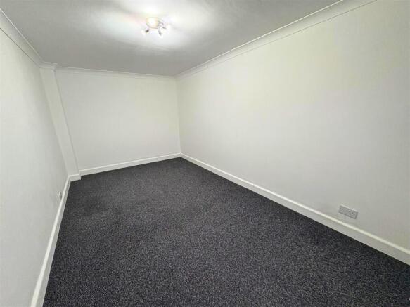 Bedroom 3a (edit).jpg