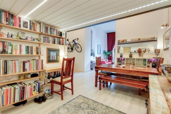 5_Dining Room-1.jpg