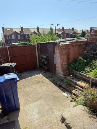 2 bed Terraced to rent Image 9
