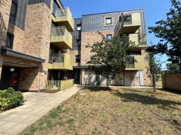 Flat 1, Helmsley House, Carnarvon Close, Southend-on-sea SS2 6FN