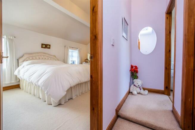FIRST FLOOR LANDING