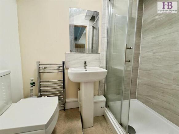 1 bed House Share to rent Image 5