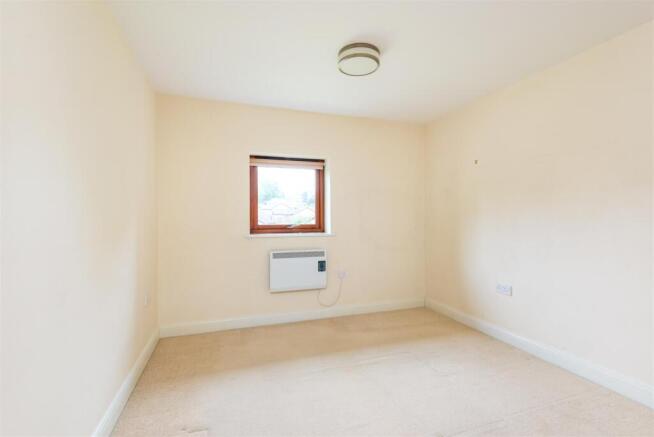 2 bed Apartment to rent Image 4