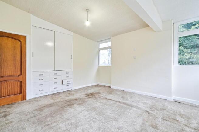 4 bed Detached for sale Image 8