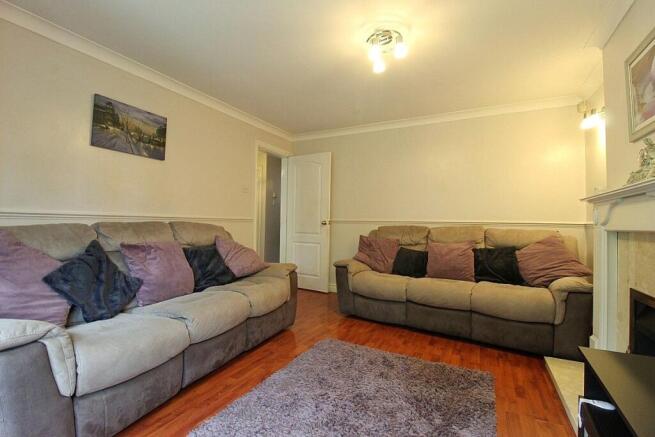 4 bed Detached for sale Image 6