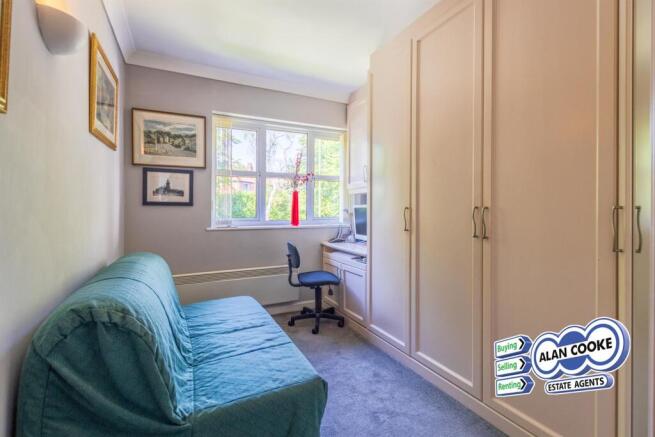 BEDROOM 2