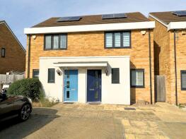 22, Sanderling Close, Tilbury RM18 8FF