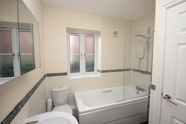 2 bed Apartment to rent Image 5