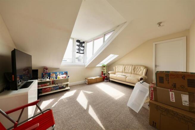 8 bed Block of Apartments for sale Image 8