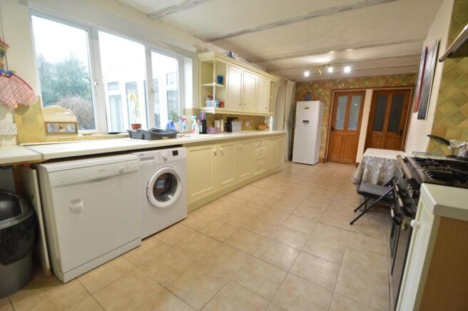 Kitchen/Breakfast...