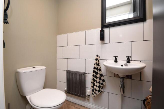 4 bed End of Terrace to rent Image 10