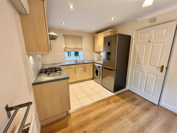 Kitchen - 3 Dove House Drive.jpg