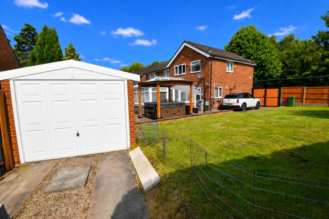 Iona Way, Davyhulme, M41 photo 4