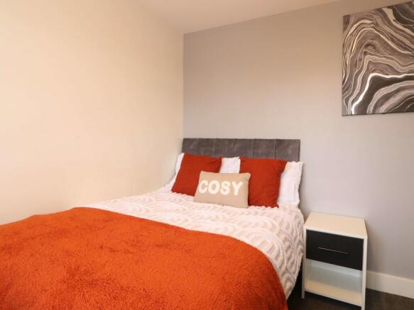 1 Croft Avenue Room 5 .JPG