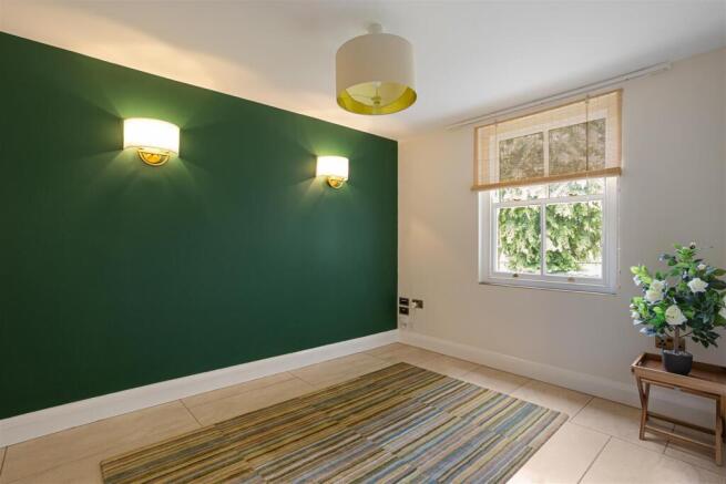 3 bed Terraced for sale Image 6