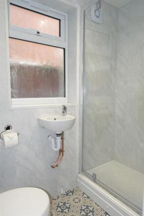 6 bed Private Halls to rent Image 9