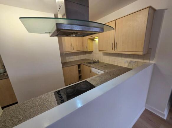 2 bed Flat to rent Image 5