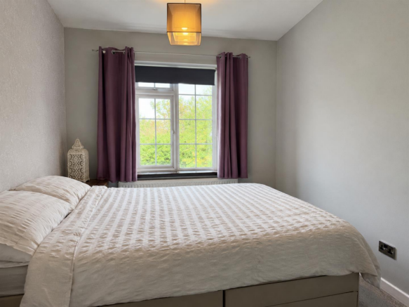 2 bed Semi-Detached for sale Image 8