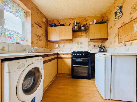 2 bed Semi-Detached for sale Image 6