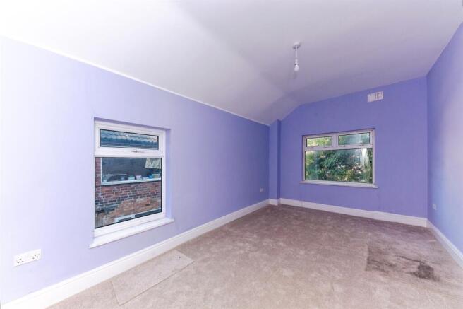 3 bed Terraced for sale Image 12