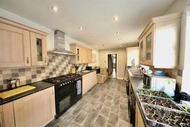 4 bed Terraced for sale Image 9