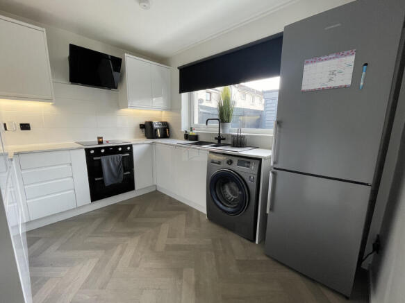 Kitchen b.JPG