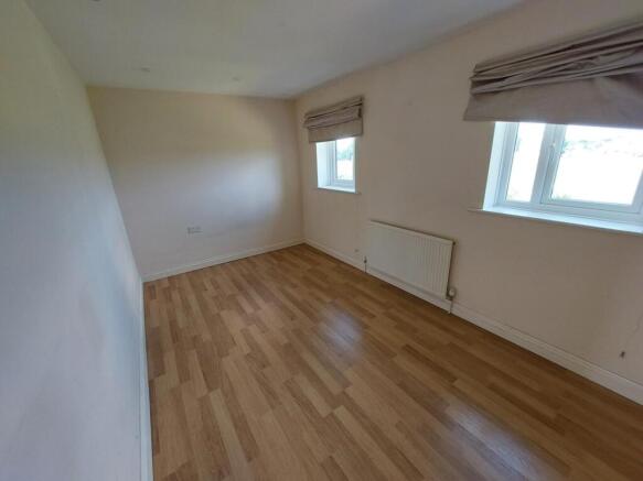 2 bed Semi-Detached to rent Image 6