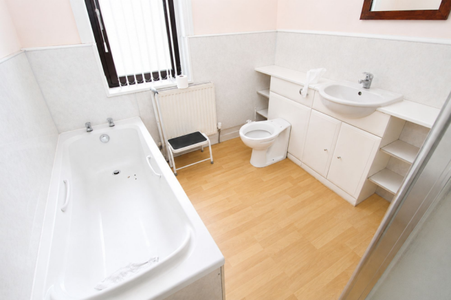 4 bed Terraced for sale Image 9