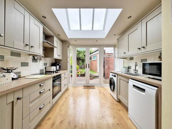 3 bed Semi-Detached Bungalow for sale in oldham