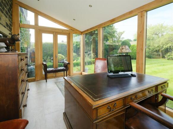 GARDEN ROOM