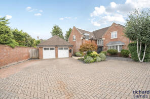 2, The Oaks, Swindon SN3 1FE