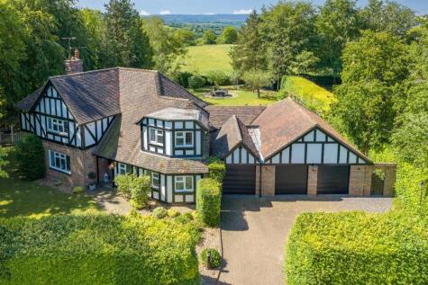 The Avenue (Private Road), Dunstable, Beds, LU6 2AA