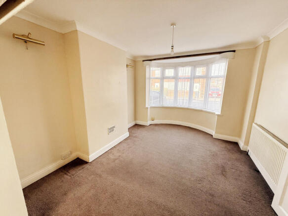 3 bed Semi-Detached to rent Image 5
