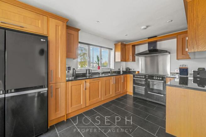 Chatsworth Drive, Rushmere St. Andrew, IP4 photo 4