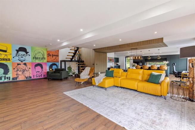 36_Hill View, Edginswell Lane, Torquay.jpg