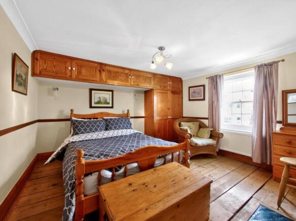 4 bed Terraced for sale Image 10