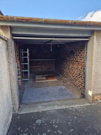 Garage 194, Orchard Brae Gardens, Edinburgh, EH4 2HN photo 4