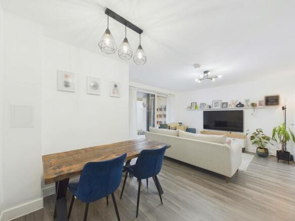 Bourne Court, South Ruislip, HA4 photo 4