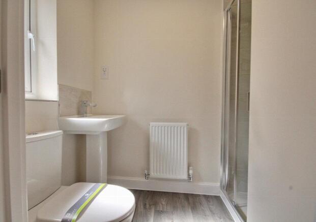 3 bed House to rent Image 8