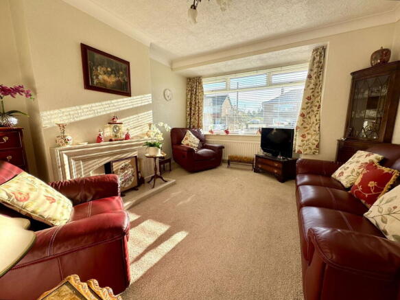 3 bed Semi-Detached for sale Image 4