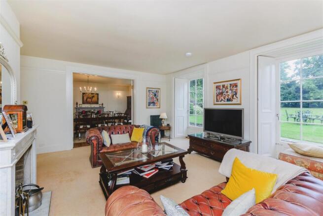 8309394-interior19v2.jpg