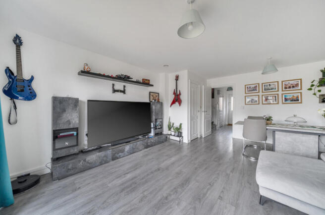 1410113-9-698de26...