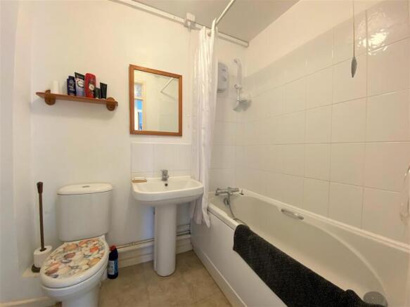 Bathroom.jpg