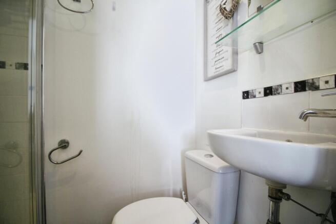 4 bed Semi-Detached for sale Image 10