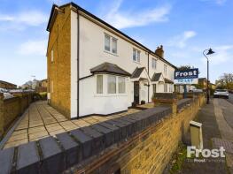 Flat 2, 3, Bedfont Road, Staines-upon-thames TW19 7LR