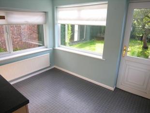 BREAKFAST/ SUN ROOM: