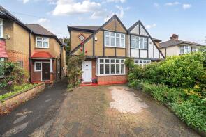 19, Broadoak Avenue, Enfield EN3 6TS